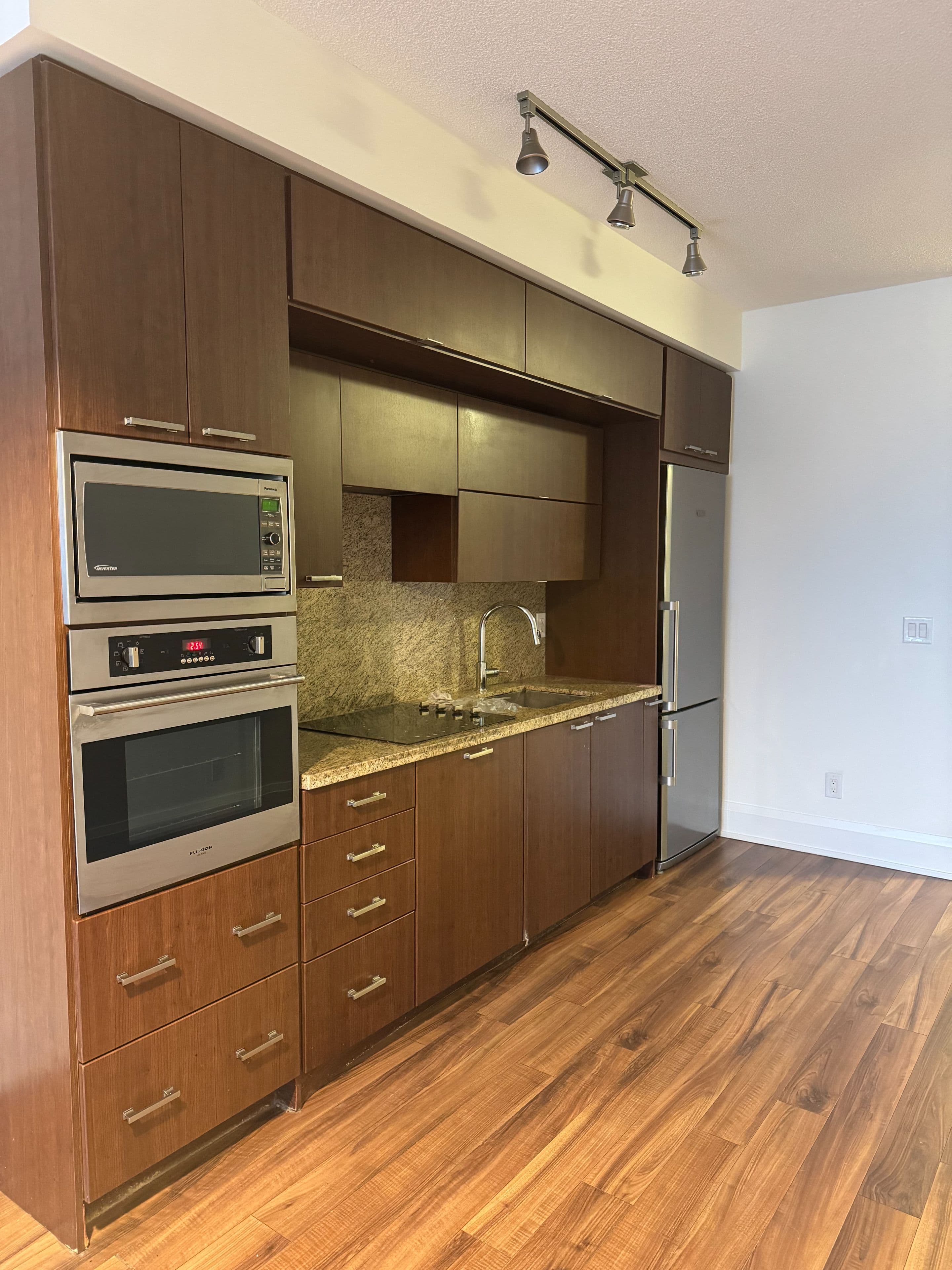 120 Harrison Garden Boulevard 805, Toronto C14, ON M2N 0H1