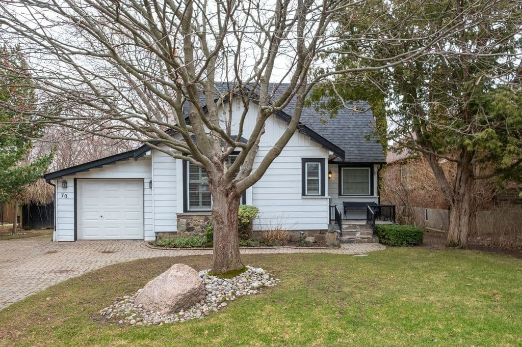 70 Gatesview Avenue, Toronto E08, ON M1J 3G5