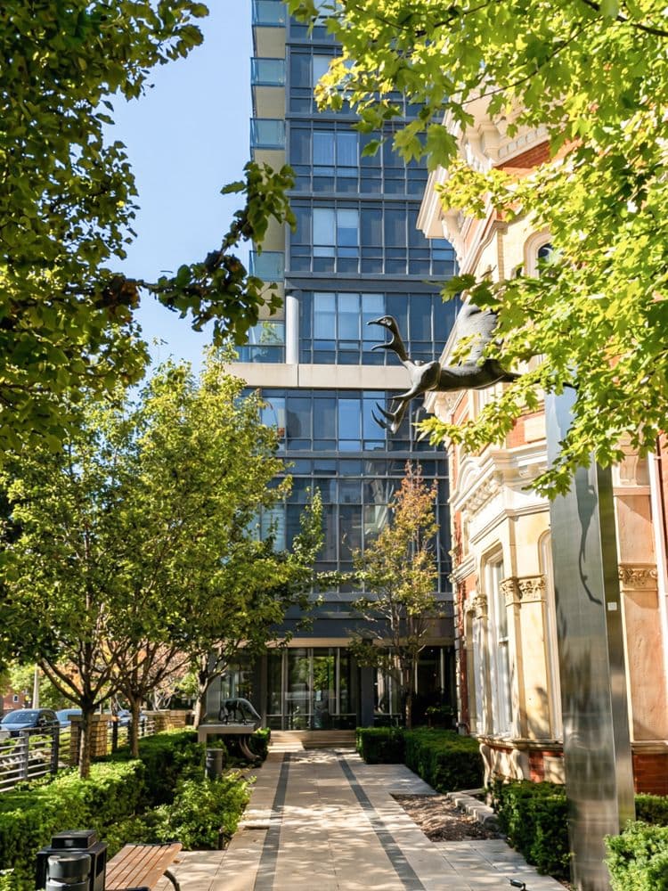 28 Linden Street S 605, Toronto C08, ON M4Y 0A4