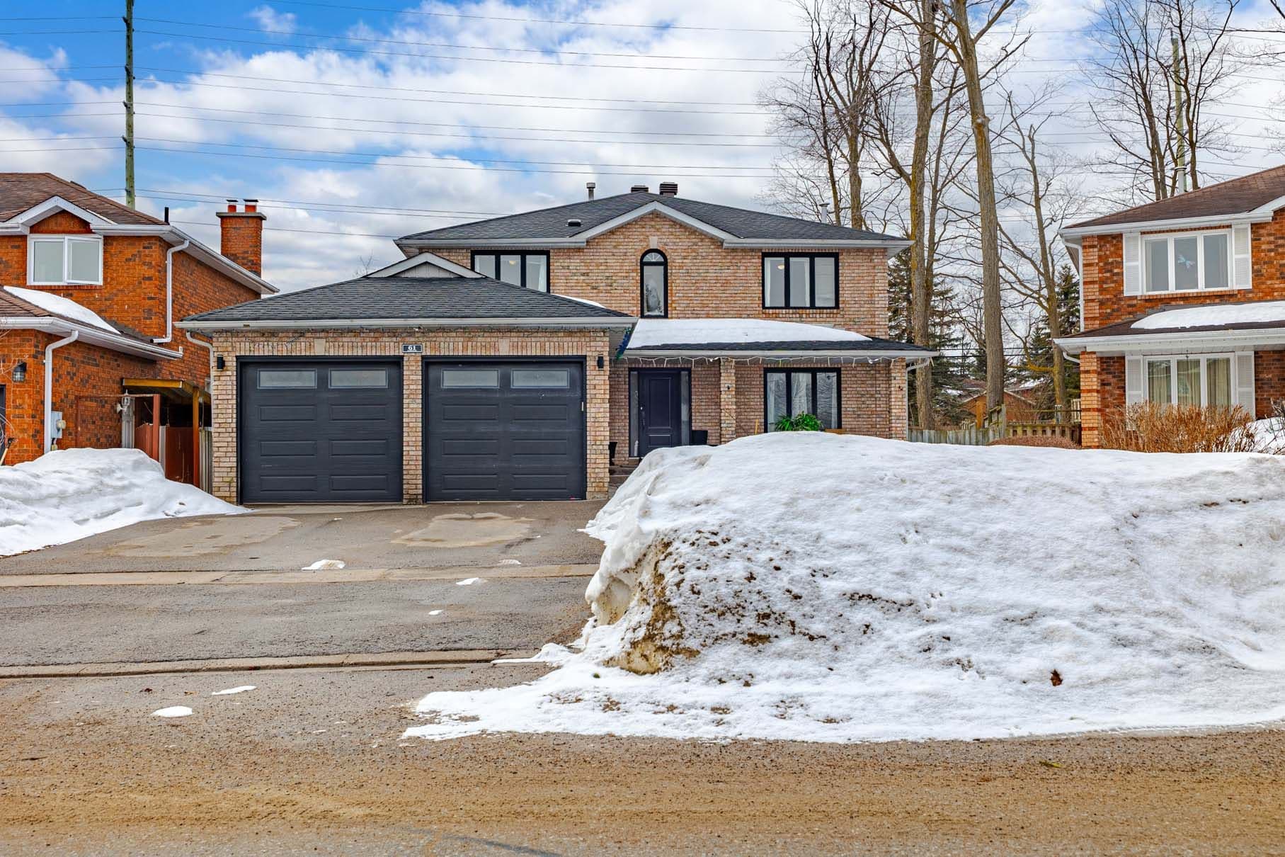 61 Barwick Drive, Barrie, ON L4N 6Z5
