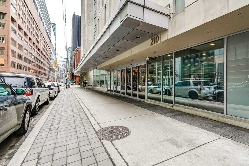 210 Victoria Street 4108, Toronto C08, ON M5B 2R3
