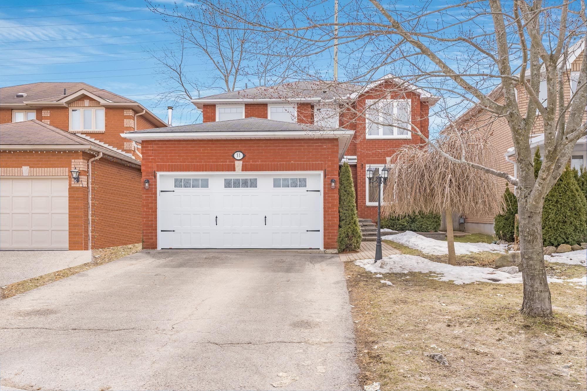 31 Etherington Crescent, Barrie, ON L4N 7T2