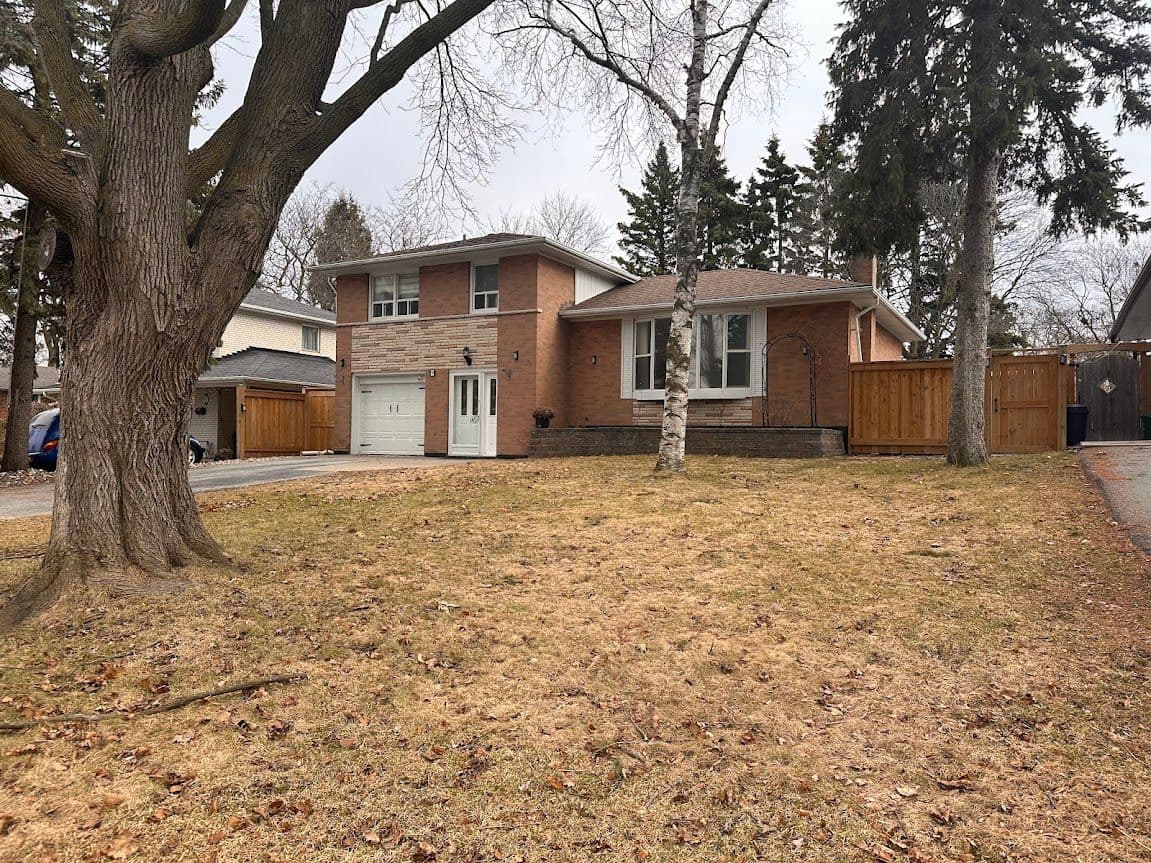 9 Gladiator Road, Markham, ON L3P 1J1