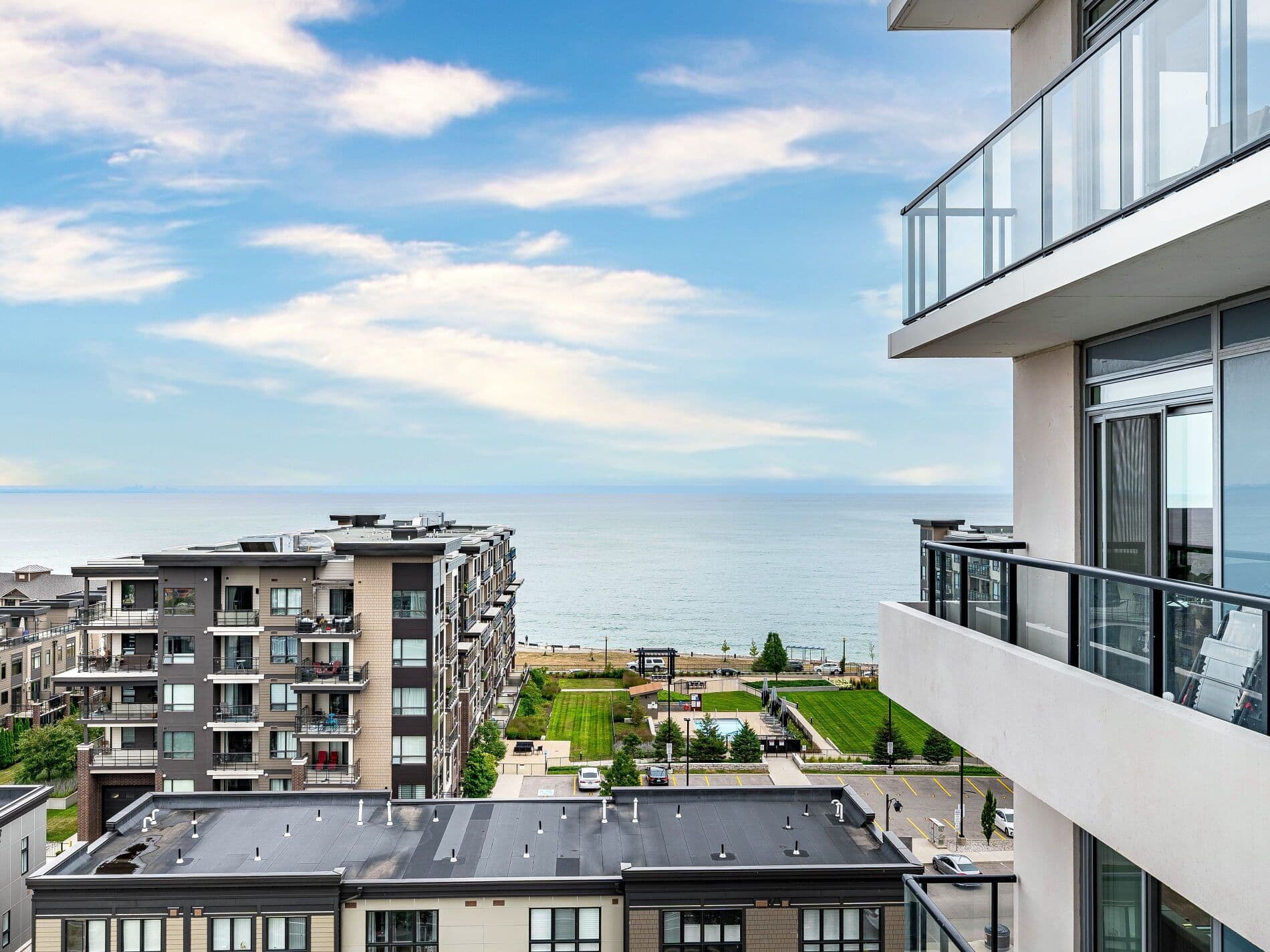 385 Winston Road 804, Grimsby, ON L3M 4E8