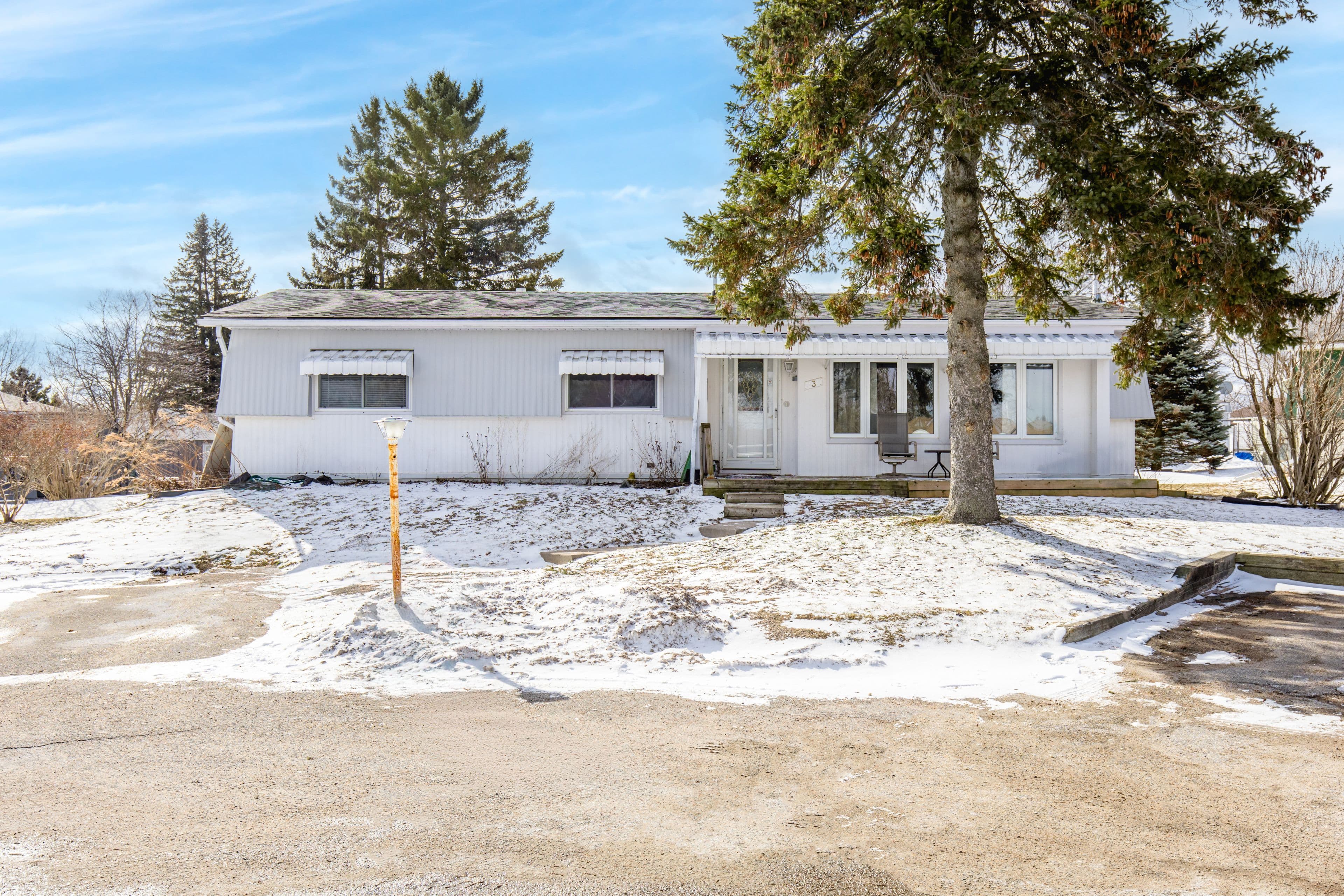 3 Fairbirch Court, Innisfil, ON L9S 1R2