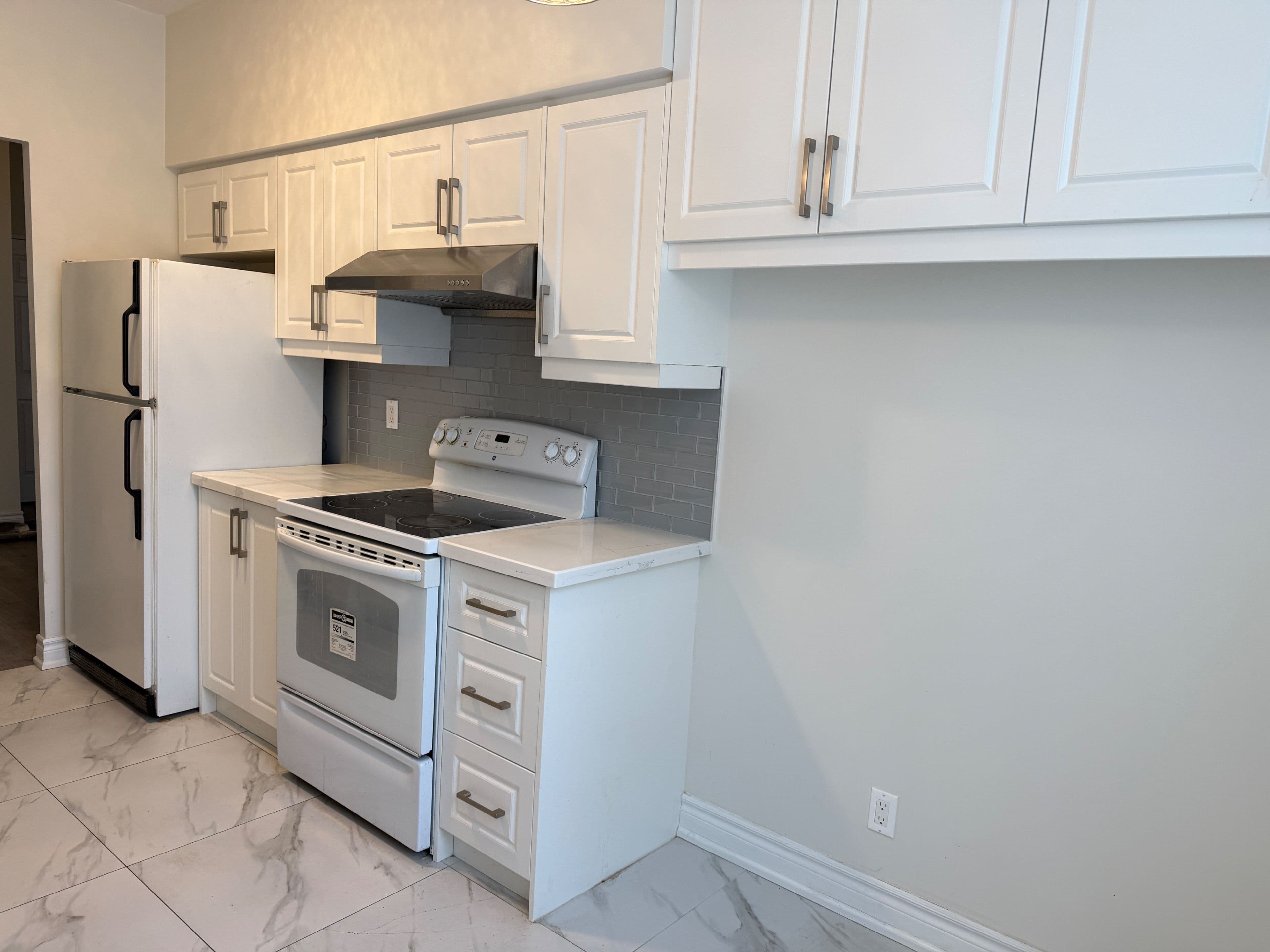 35 Empress Avenue 102, Toronto C14, ON M2N 6T3