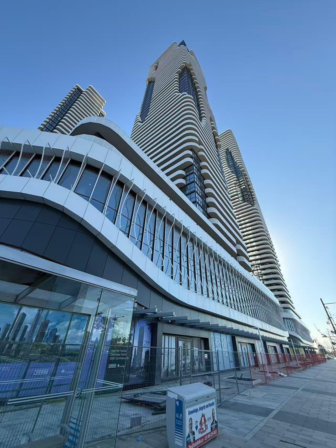 28 Interchange Way 3015, Vaughan, ON L4K 0P8