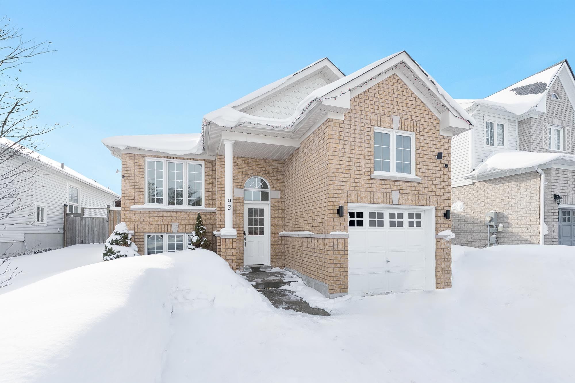 92 Wesley Avenue, Wasaga Beach, ON L9Z 0B9