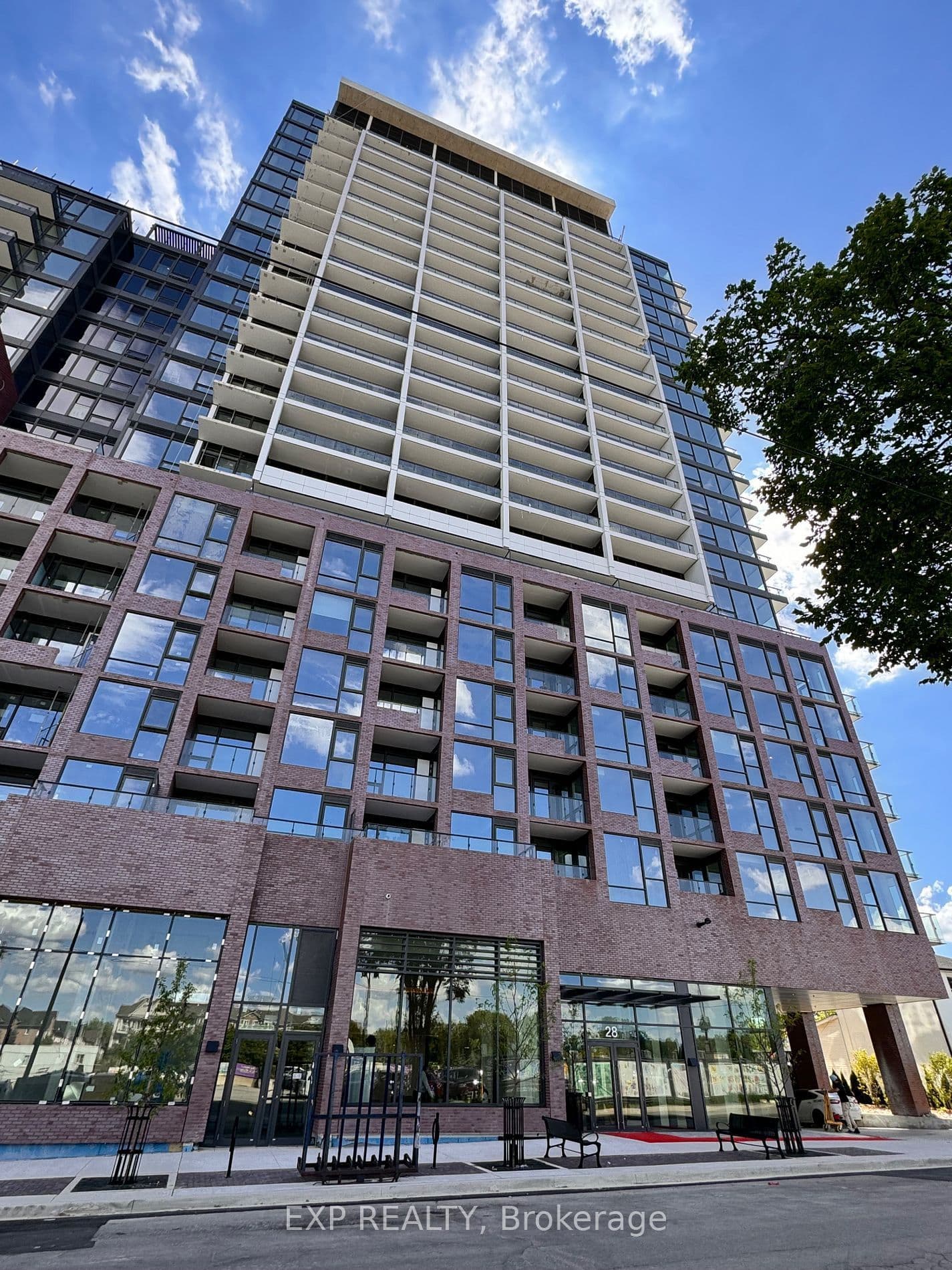 28 Ann Street 605, Mississauga, ON L5G 3G1