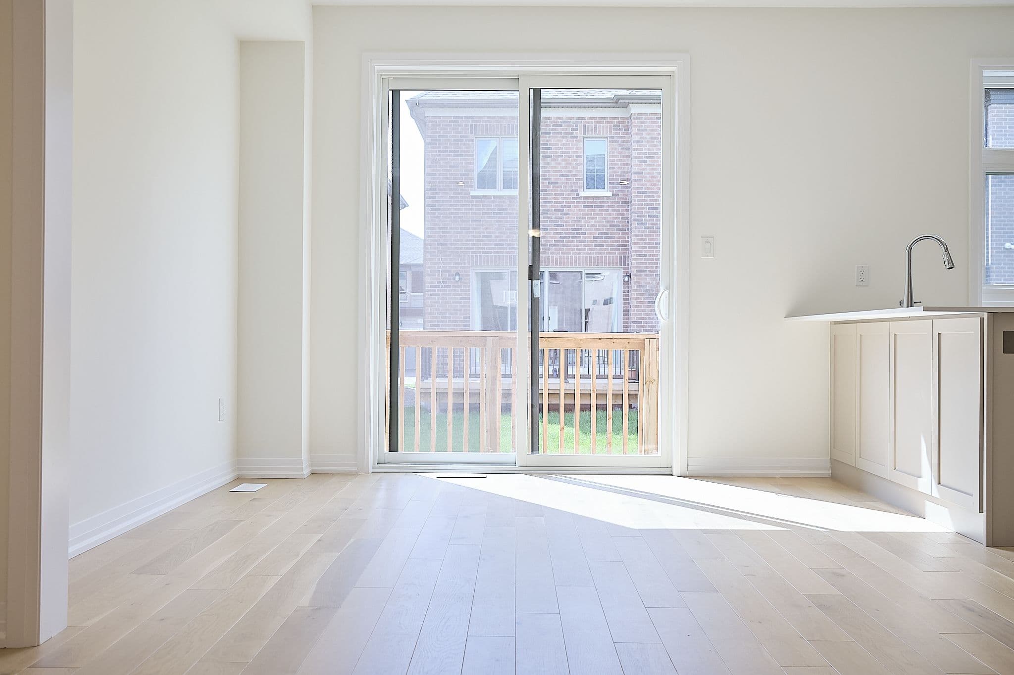 87 Adario Crescent, Vaughan, ON L4H 4P7