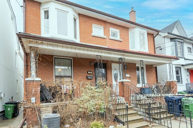 132 Bellwoods Avenue, Toronto C01, ON M6J 2P4