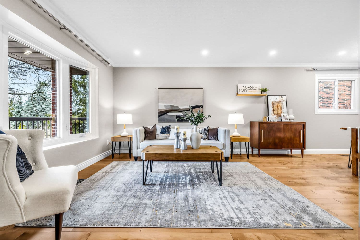 49 Seaton Drive, Aurora, ON L4G 3W9