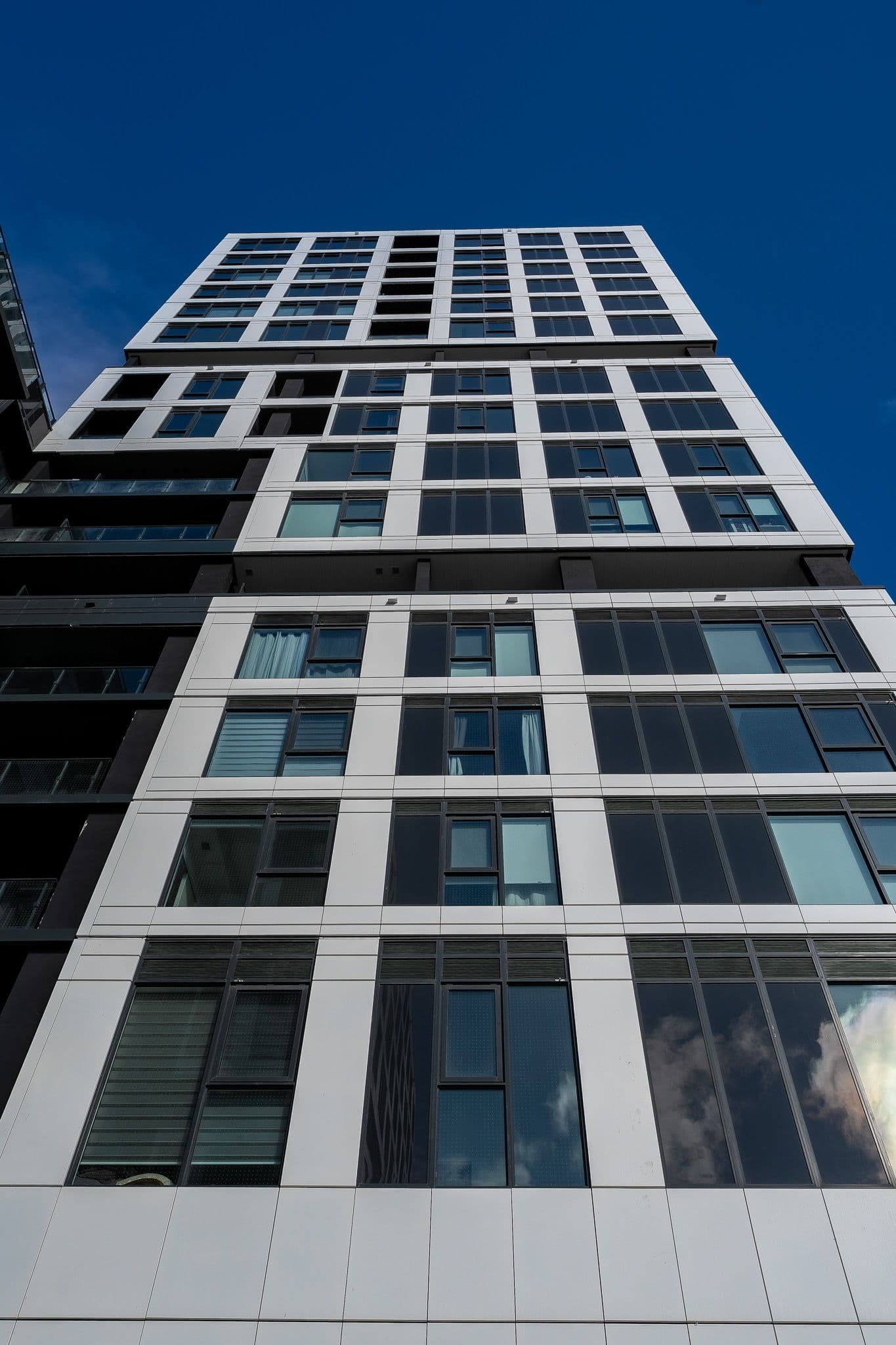 1007 THE QUEENSWAY Avenue 1304, Toronto W08, ON M8Z 0H4