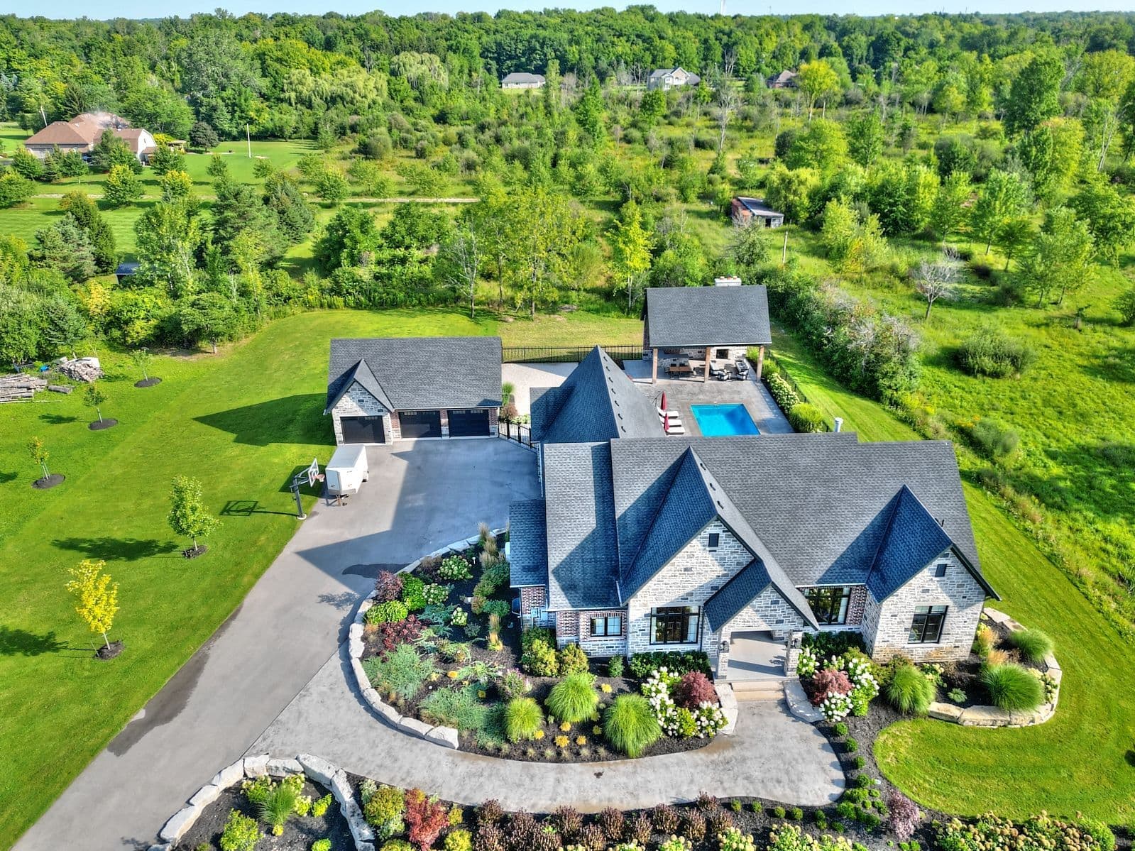 1716 Rebecca Street, Fort Erie, ON L2A 5M4