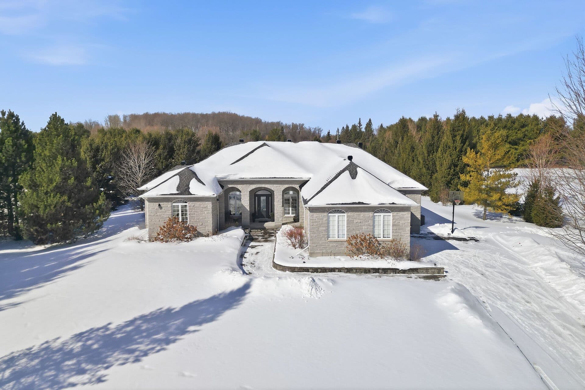 1611 Landel Drive, Kanata, ON K2W 1C2