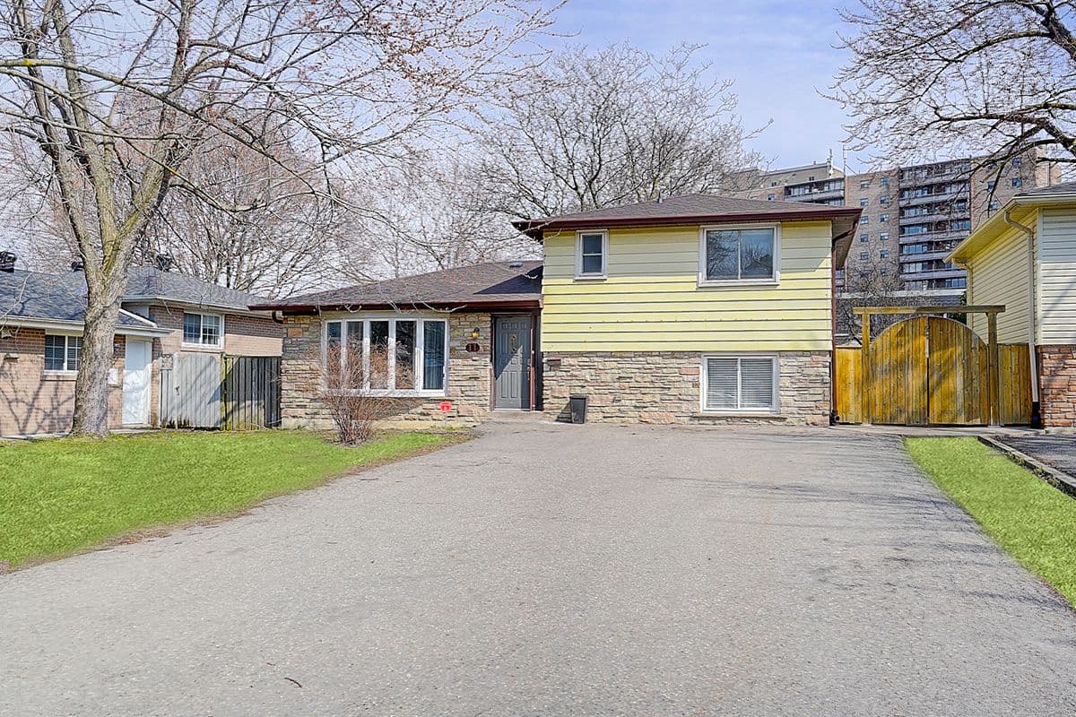 11 Tullamore Road, Brampton, ON L6W 1J6