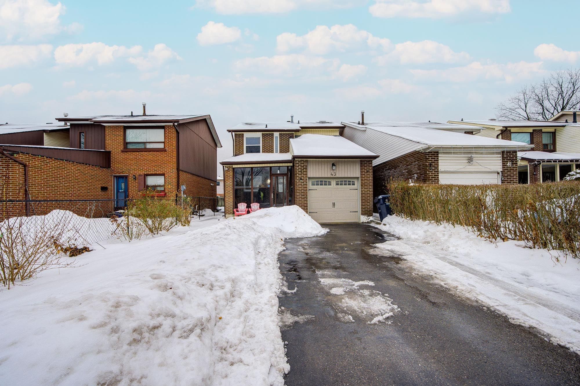 43 Mammoth Hall Trail, Toronto E11, ON M1B 1P5
