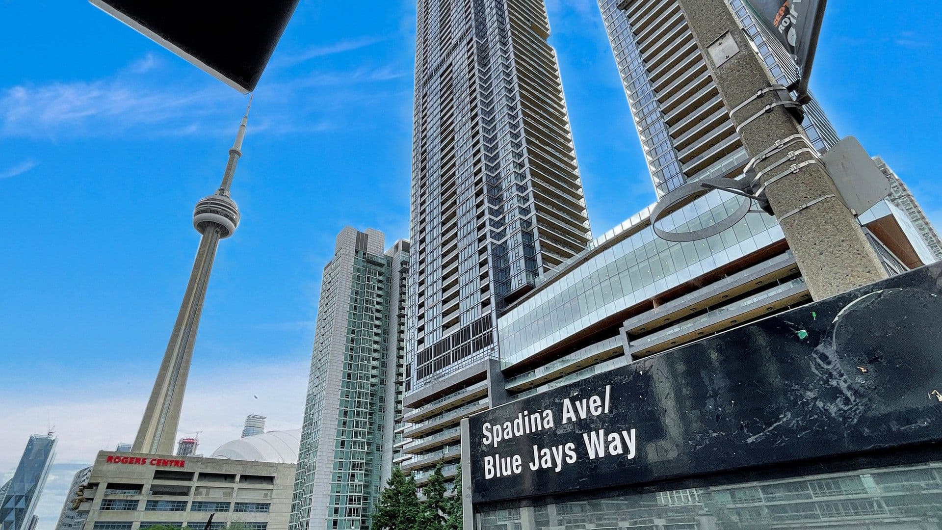 3 Concord Cityplace Way 6906, Toronto C01, ON M5V 0X4