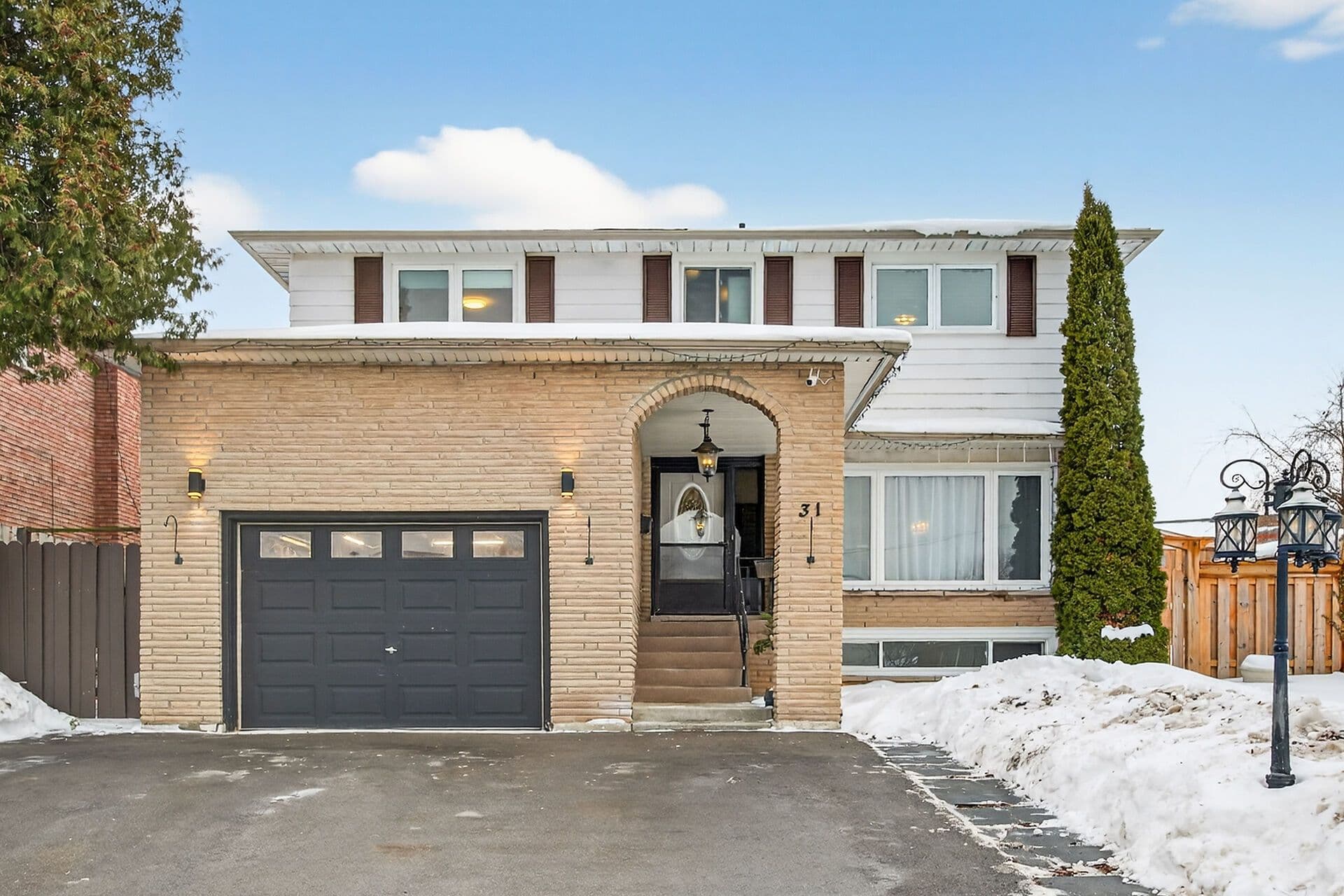 31 Maynard Street, Hamilton, ON L9B 1R9