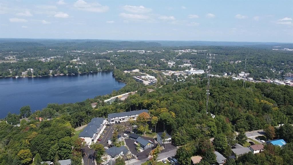 13 Horizon Lane, Huntsville, ON P1H 0G6