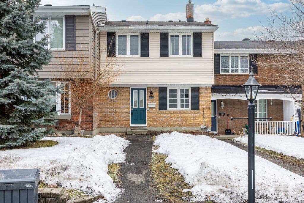 920 Walkley Road, Billings Bridge - Riverside Park and Area, ON K1V 6R5