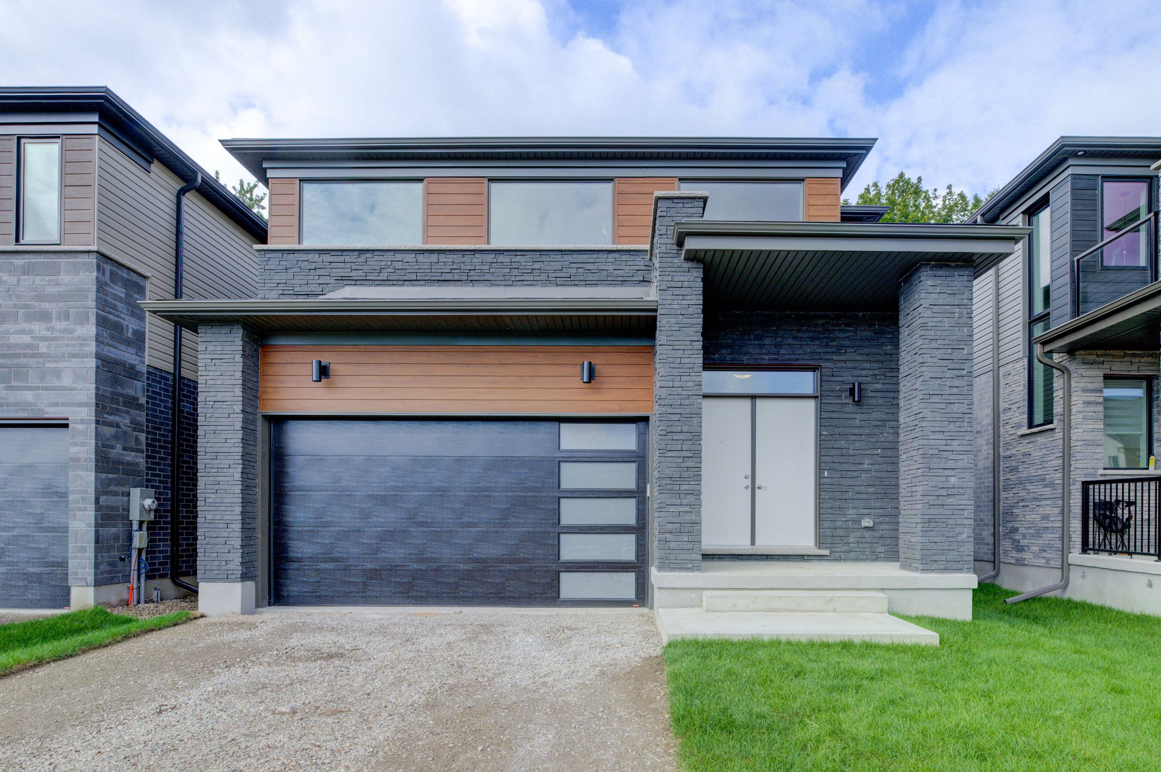 16 Nicholas Way, Guelph, ON N1E 0T1