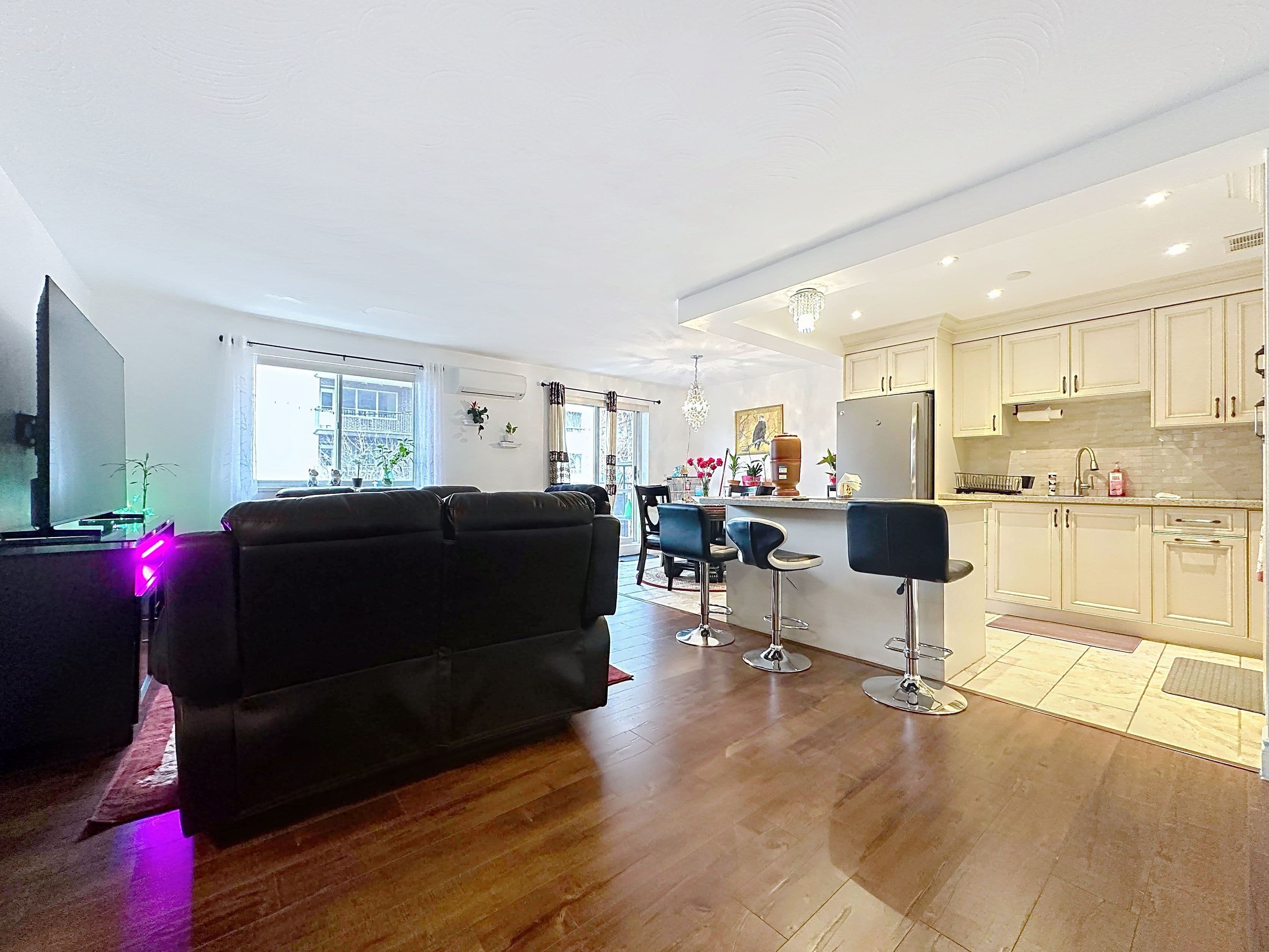 800 Kennedy Road 206, Toronto E04, ON M1K 2C9