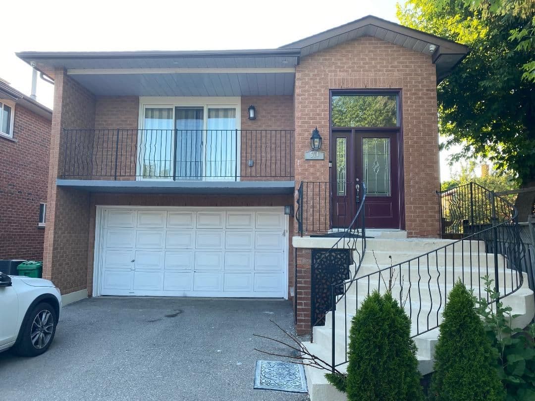 571 Roselaire Trail Main, Mississauga, ON L5R 2Z9