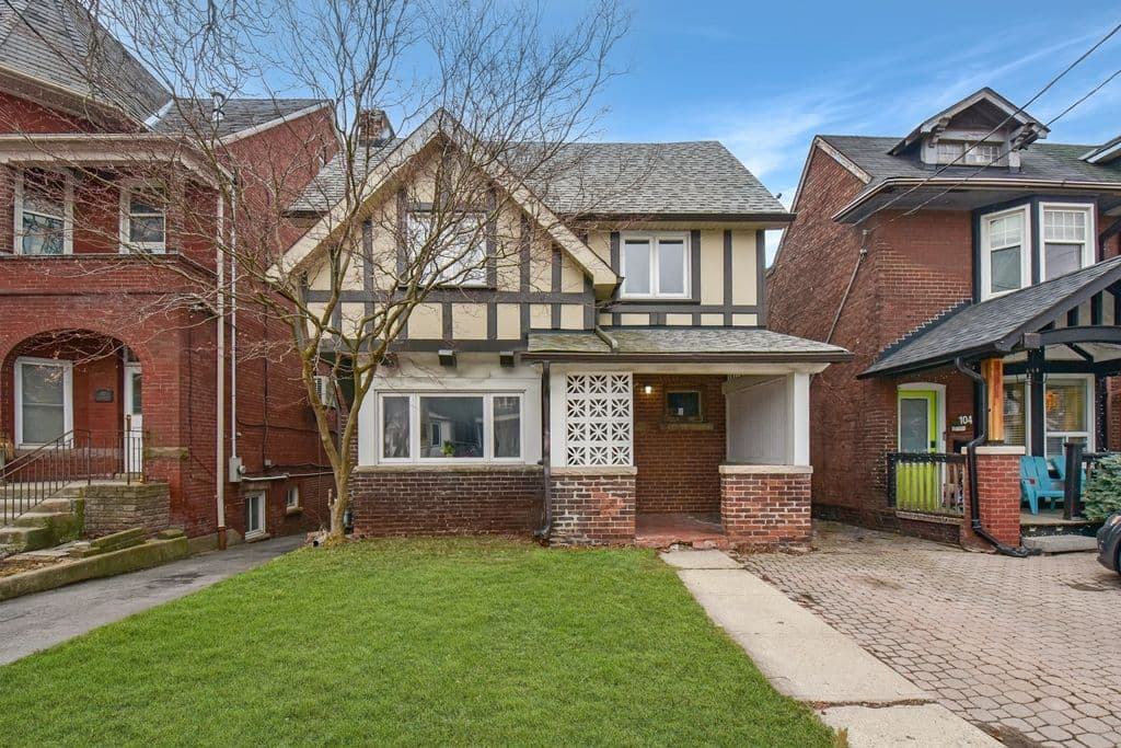 102 Greenwood Avenue, Toronto E01, ON M4L 2P6