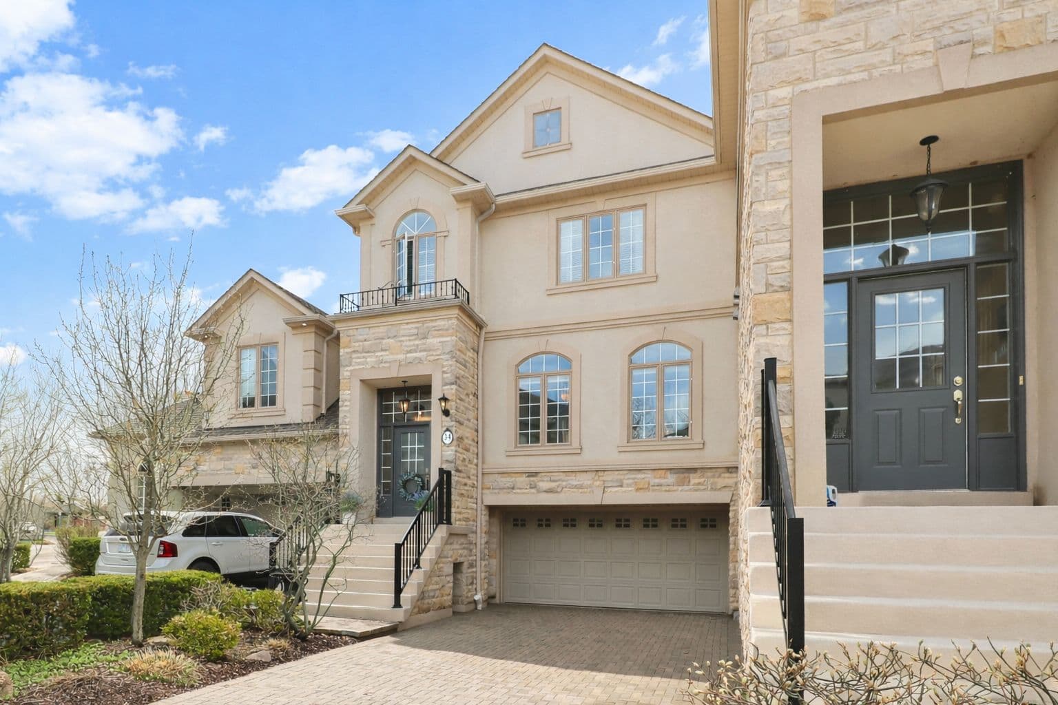 2400 Neyagawa Boulevard 34, Oakville, ON L6H 7P5