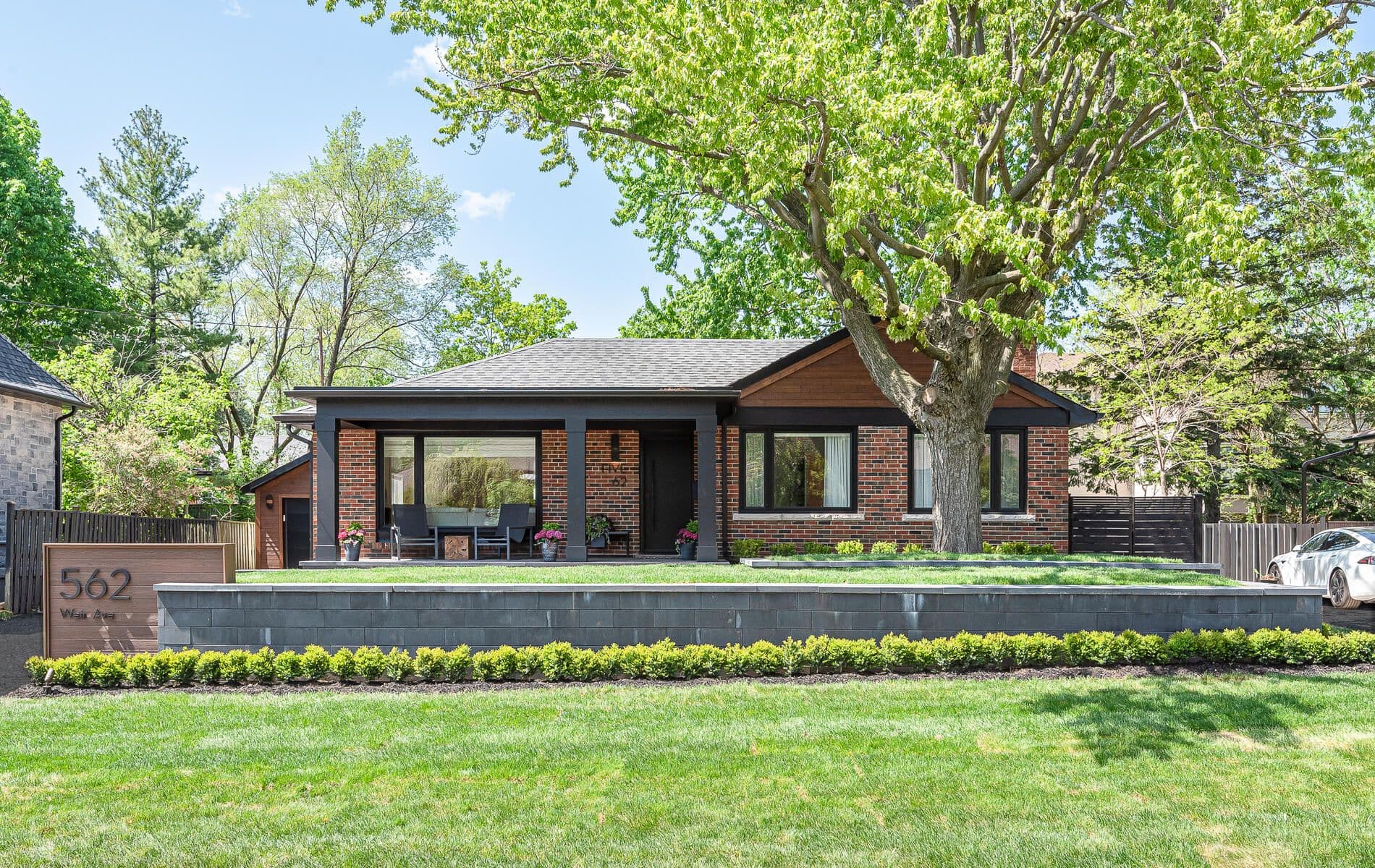 562 Weir Avenue, Oakville, ON L6L 4X4