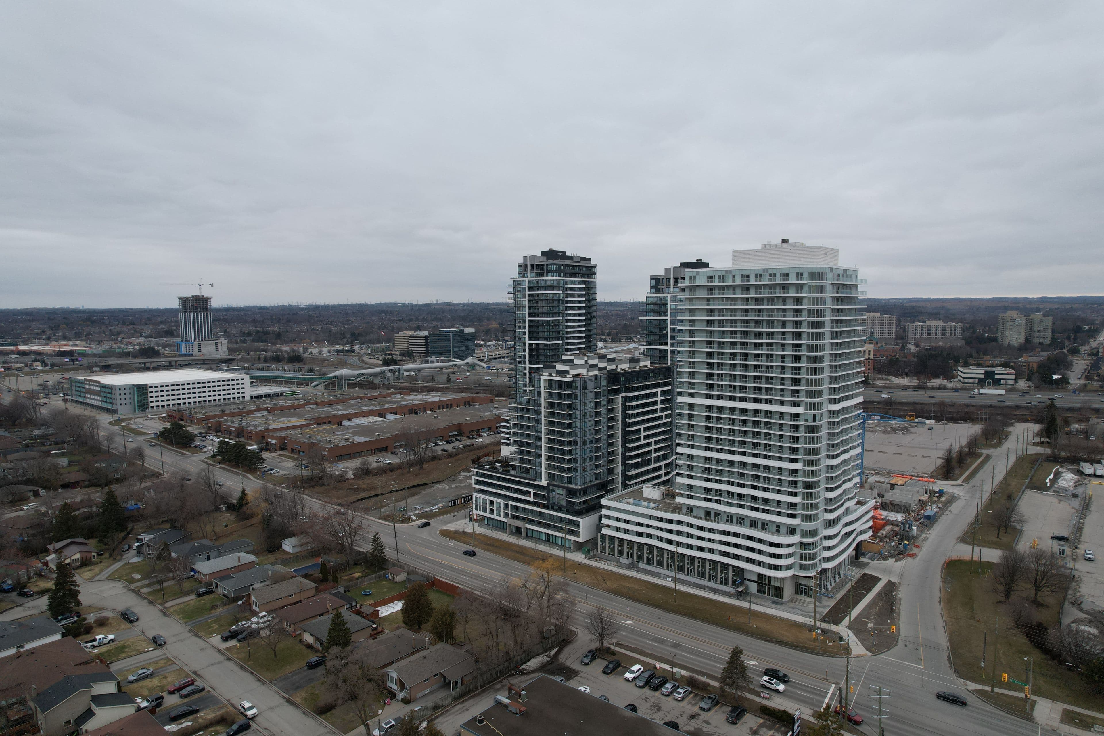 1010 Sandy Beach Road 2006, Pickering, ON L1W 3V9