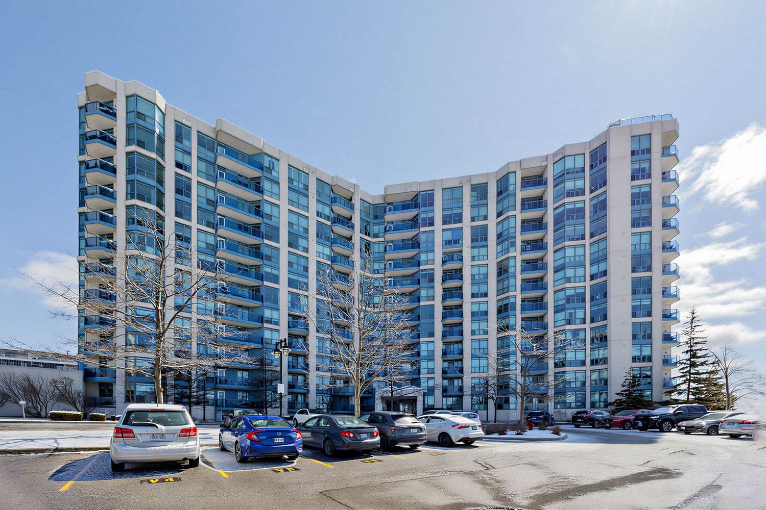 340 Watson Street W 916, Whitby, ON L1N 9G1