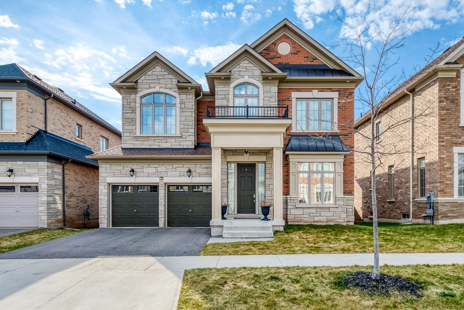1103 John Laird Circle, Oakville, ON L6H 3R5