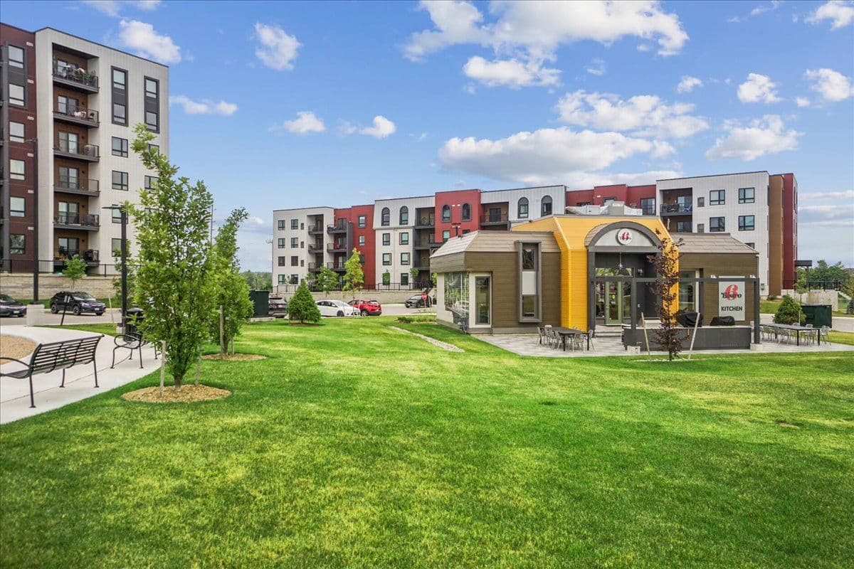 4 Spice Way 213, Barrie, ON L9J 0M2