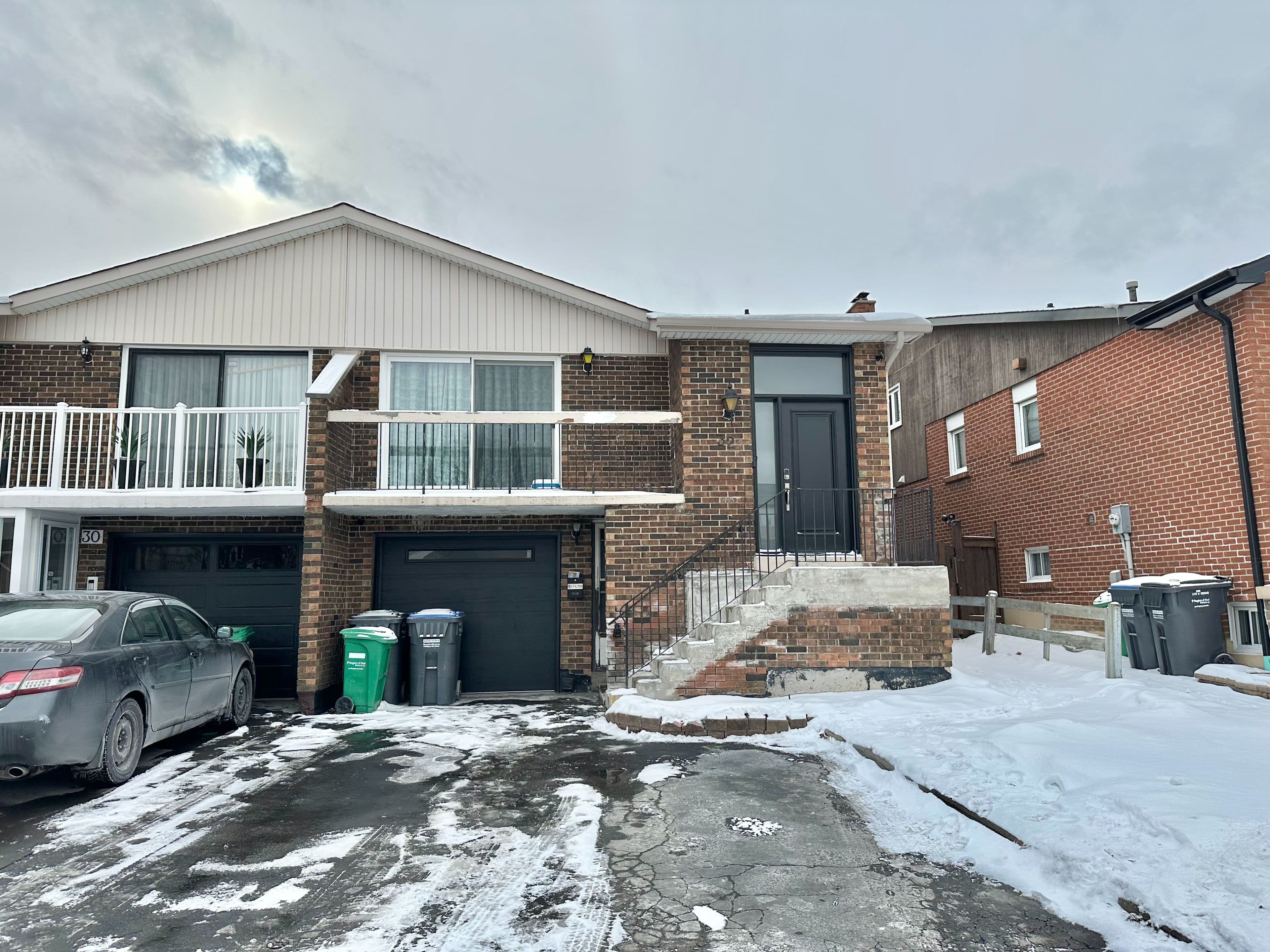32 Histon Crescent Lower, Brampton, ON L6V 3R1