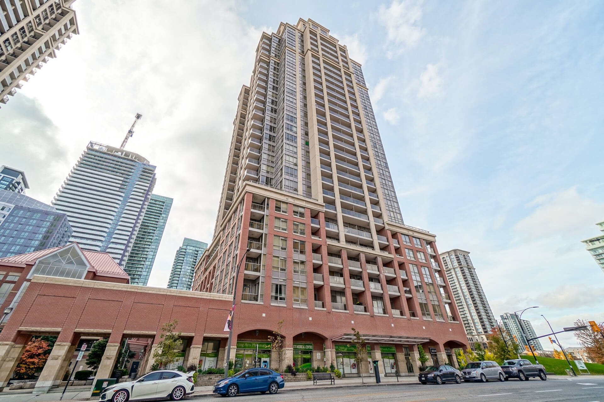 4090 Living Arts Drive 1412, Mississauga, ON L5B 4M8