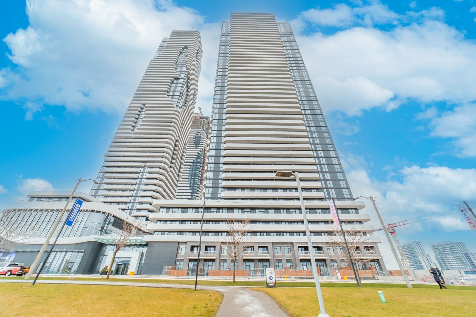 195 Commerce Street 716, Vaughan, ON L4K 0P9