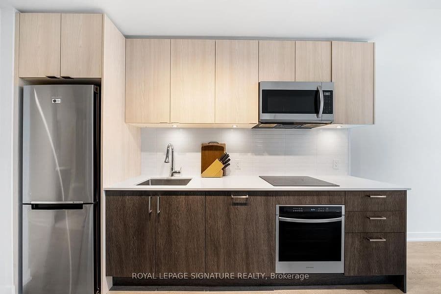 1928 Lake Shore Boulevard W 2115, Toronto W01, ON M6S 0B1