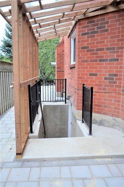 46 Welsh Street Bsmt, Ajax, ON L1T 4A4