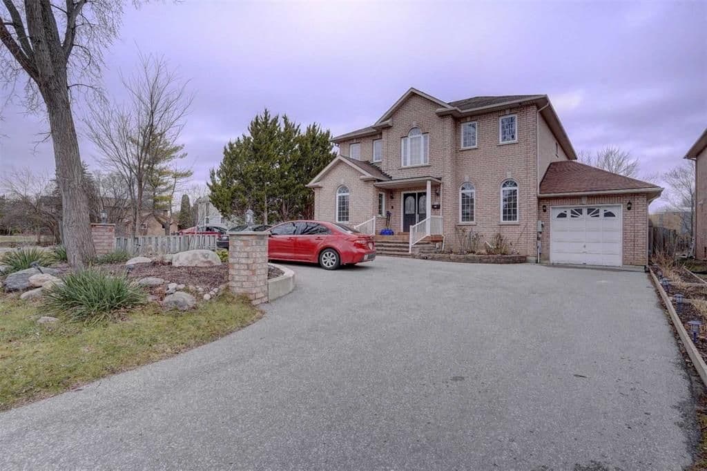 208 Twyn Rivers Drive Bsmt, Pickering, ON L1V 1E4