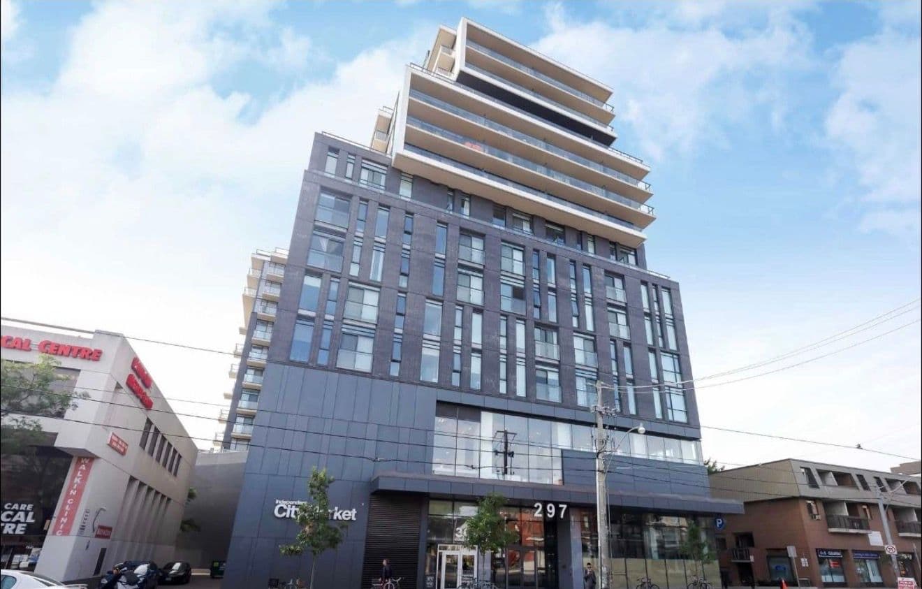 297 College Street 623, Toronto C01, ON M5T 0C2