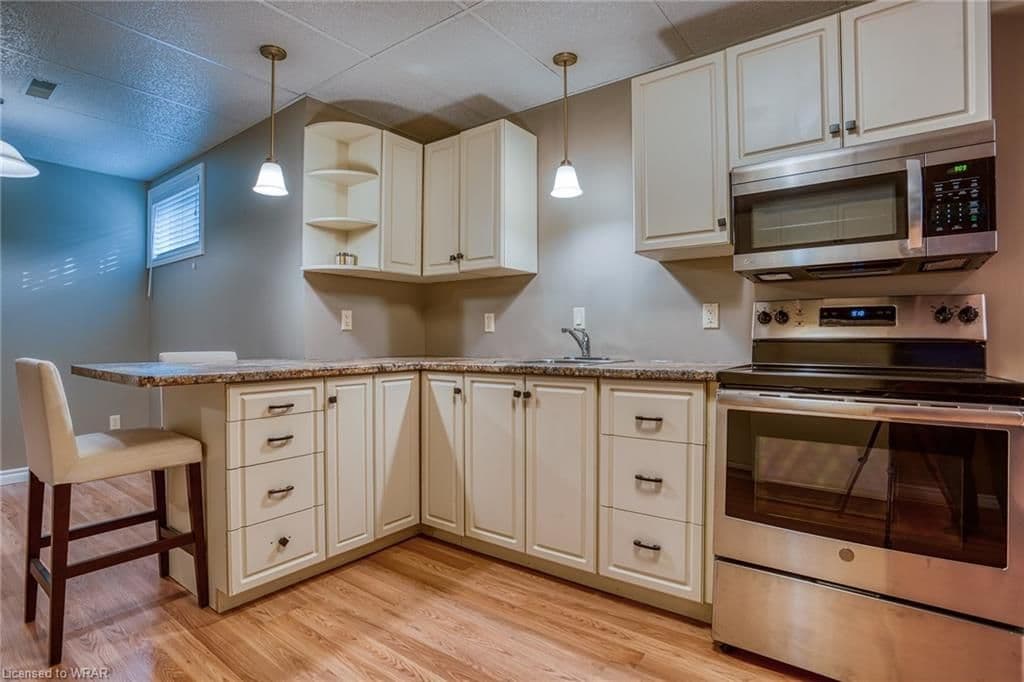 19 Peachtree Crescent LOWER, Guelph, ON N1H 8K5