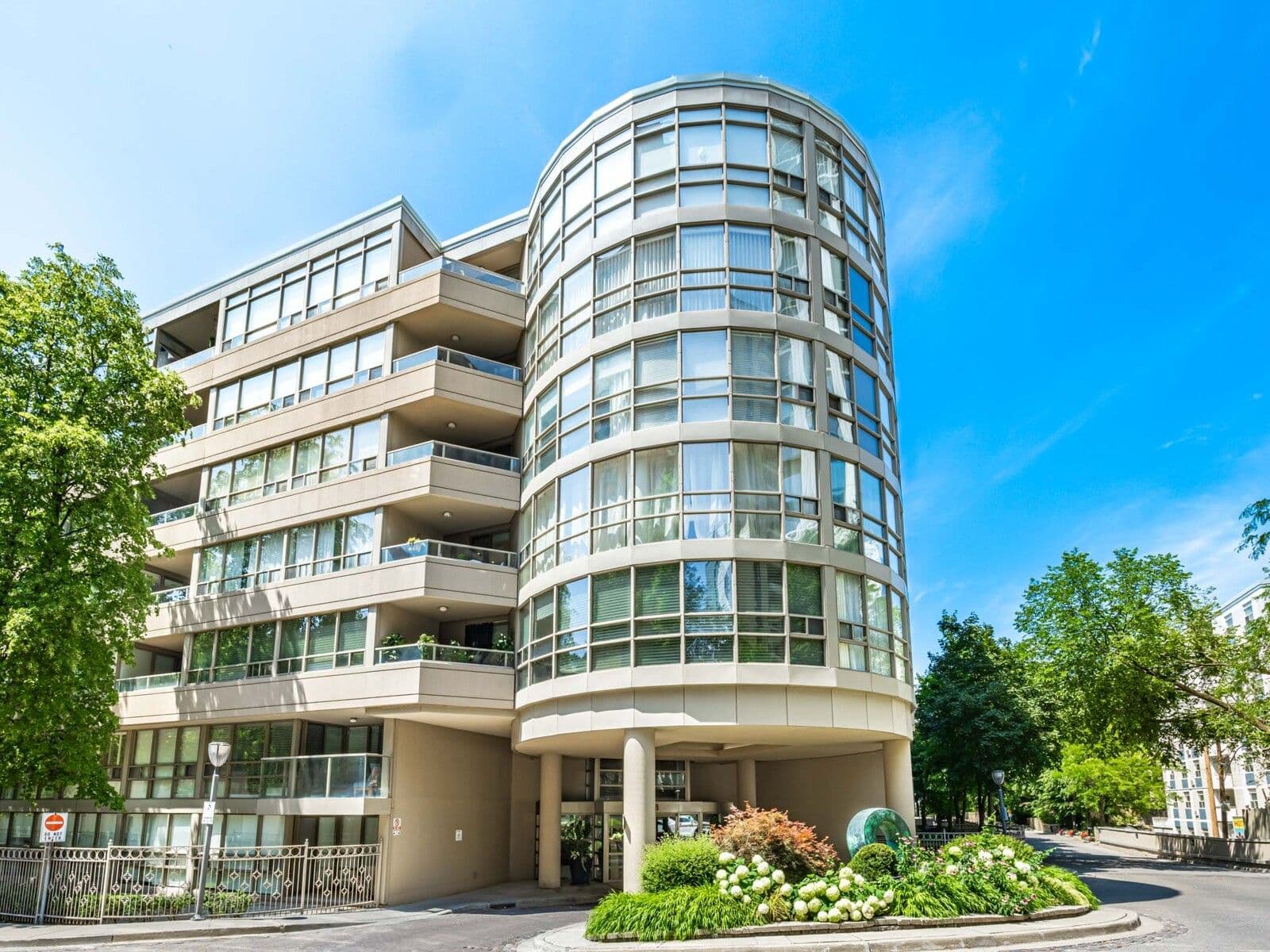 18 Lower Village Gate 108, Toronto C03, ON M5P 3M1