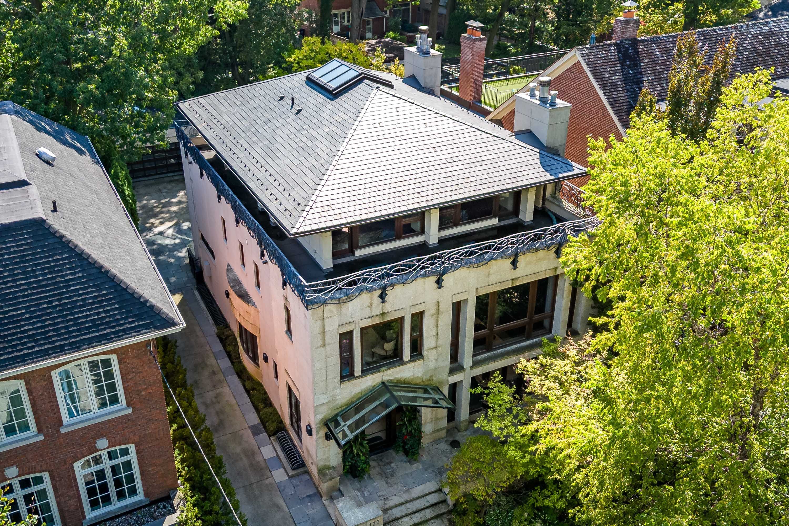 177 Roxborough Drive, Toronto C09, ON M4W 1X7