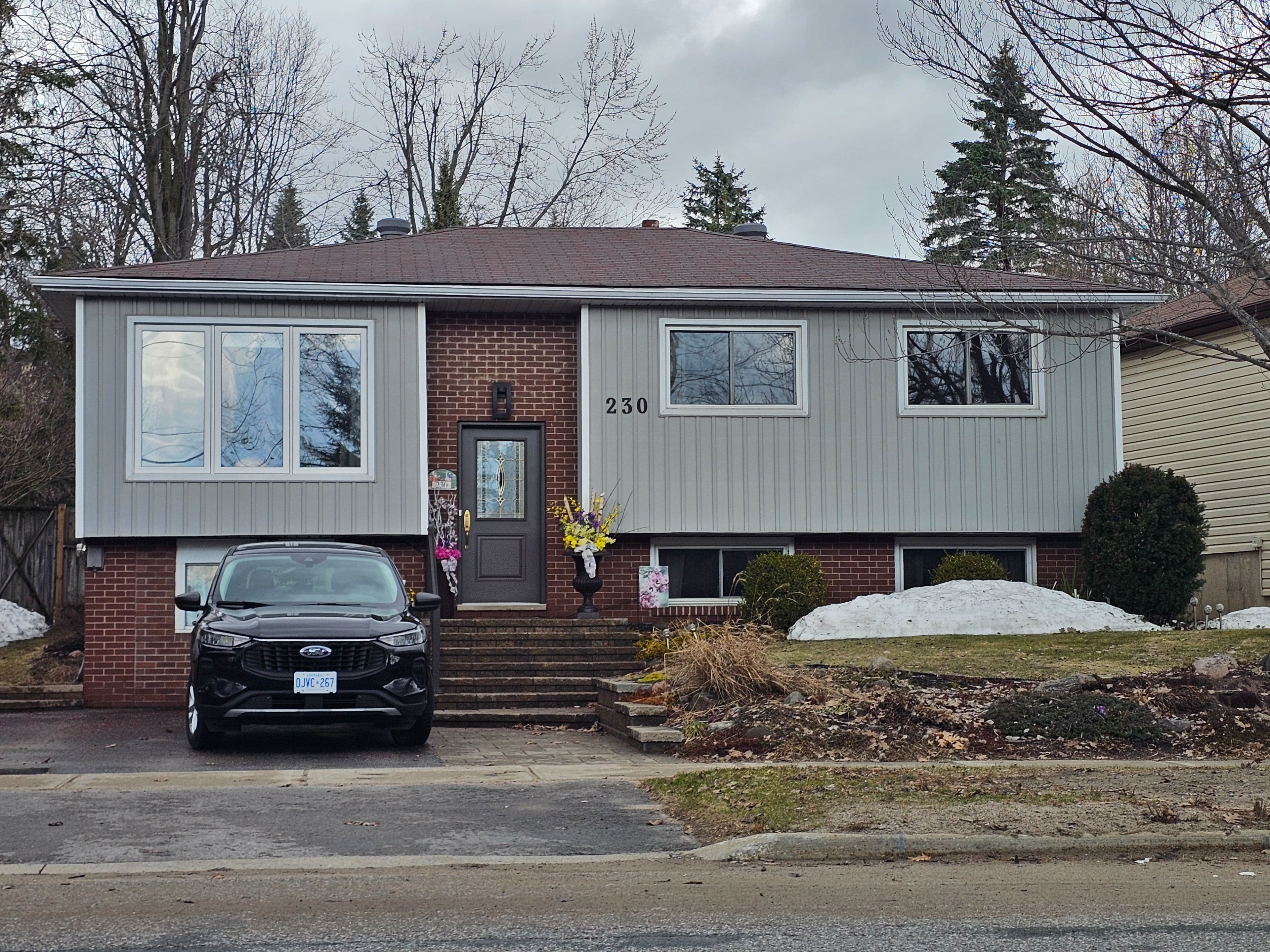 230 Edgehill Drive, Barrie, ON L4N 7X1