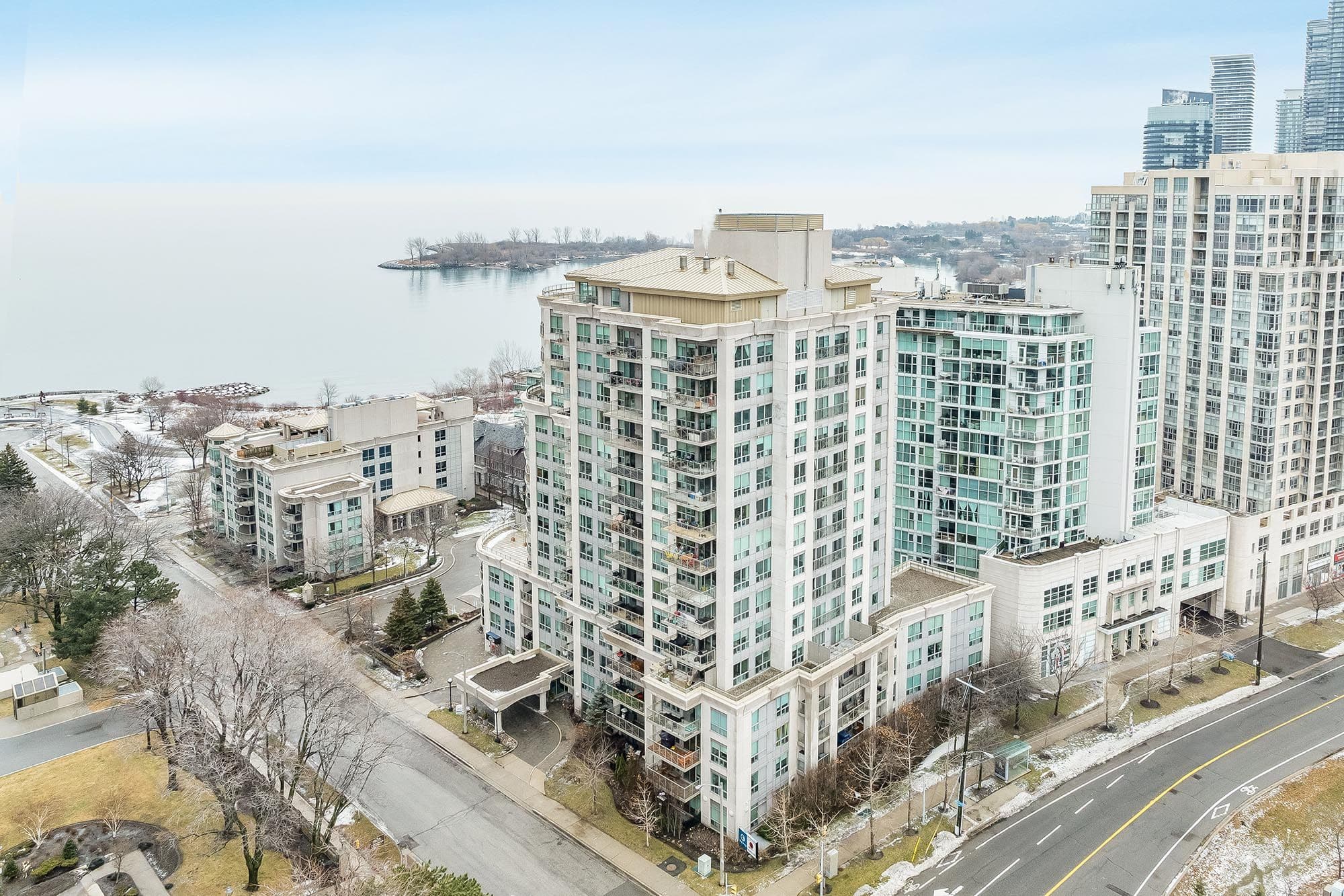 88 Palace Pier Court 806, Toronto W06, ON M8V 4C2