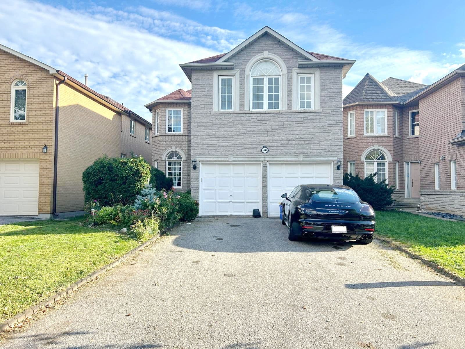 231 Pinewood Drive, Vaughan, ON L4J 5R7