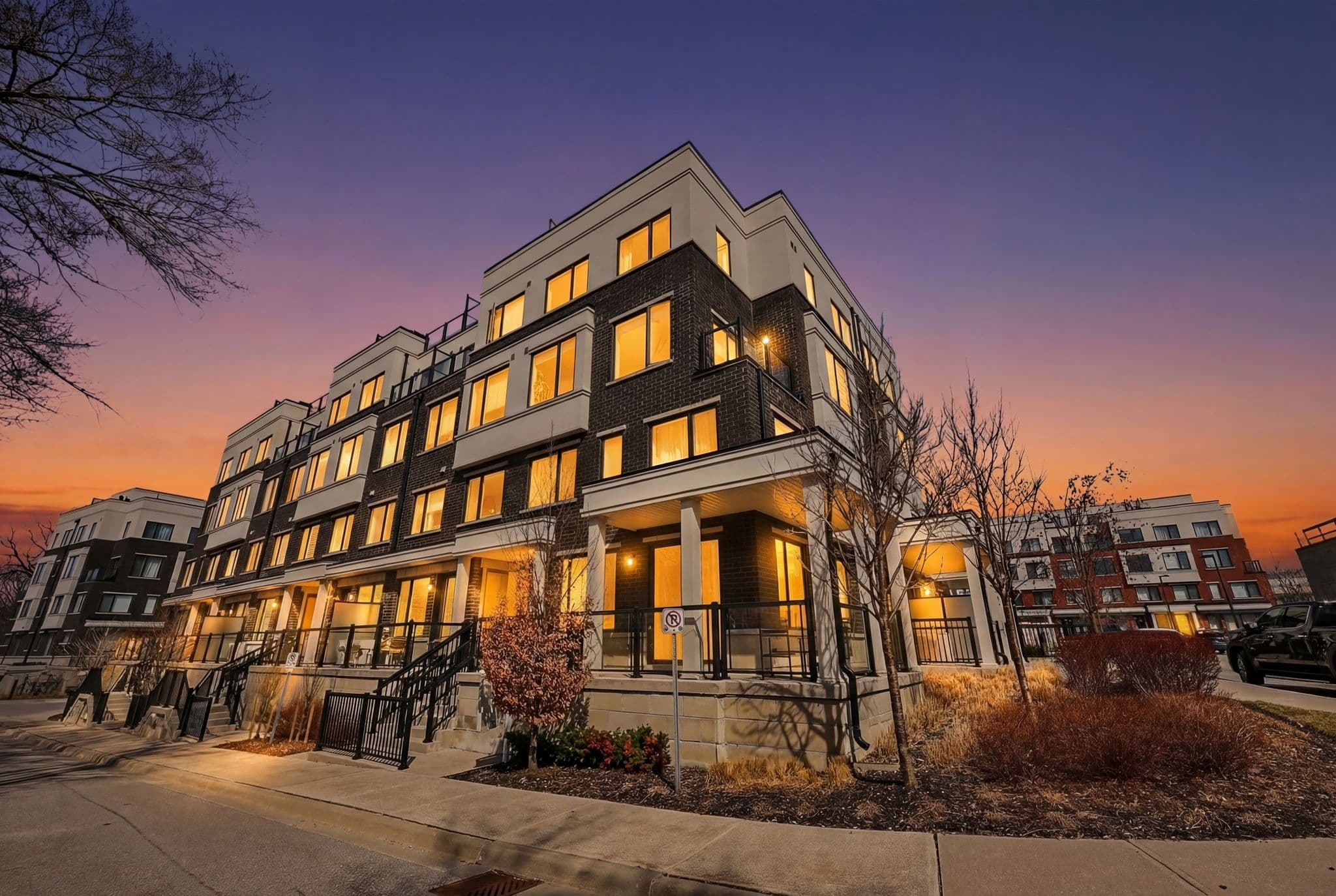 300 Alex Gardner Circle 42, Aurora, ON L4G 3G5