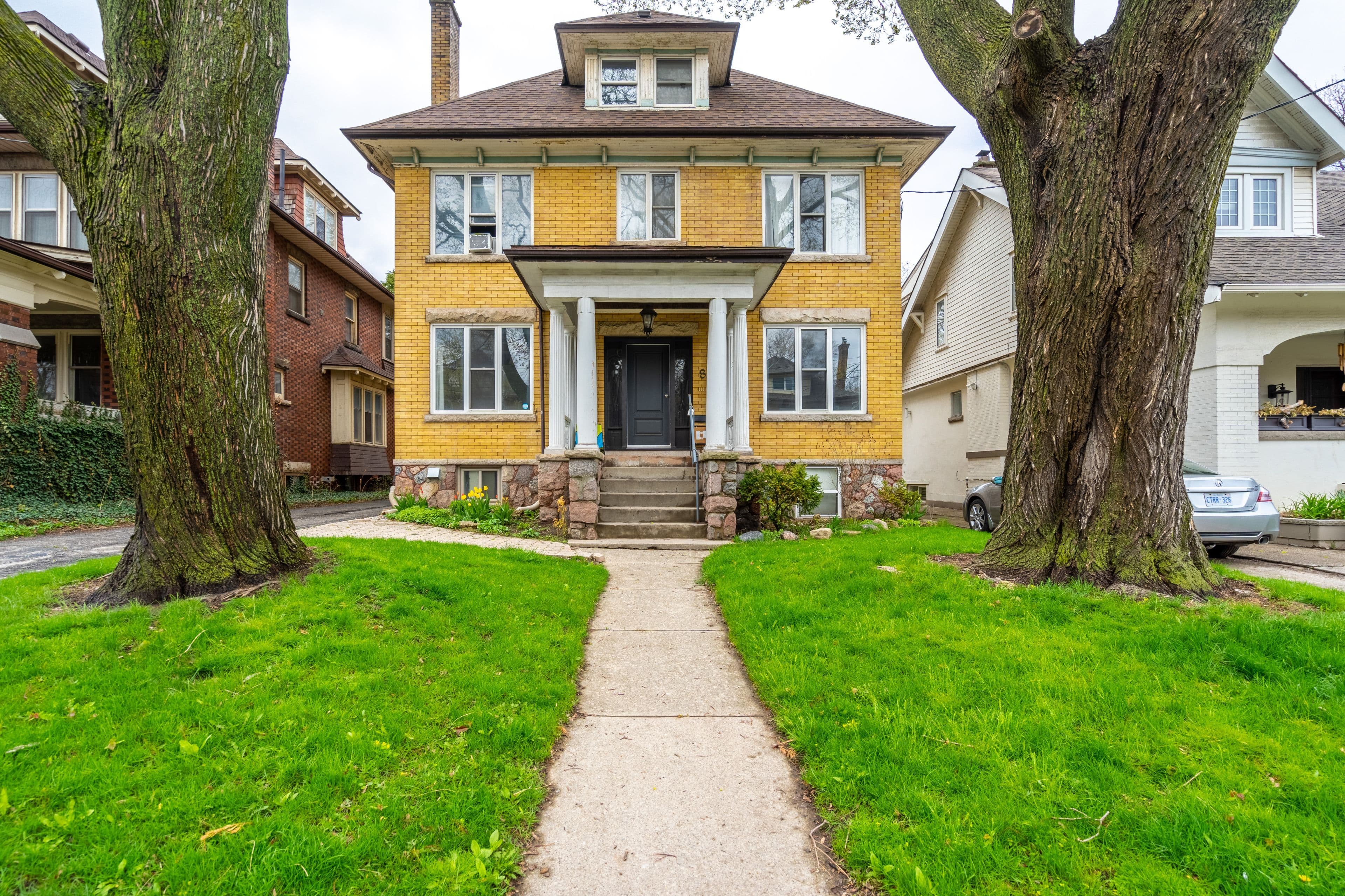 80 St. Clair Avenue 3, Hamilton, ON L8M 2N5